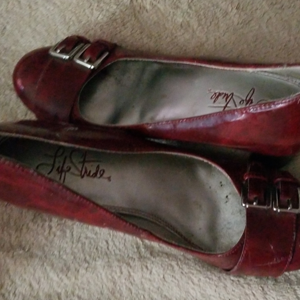 Red high heels - Picture 2 of 2
